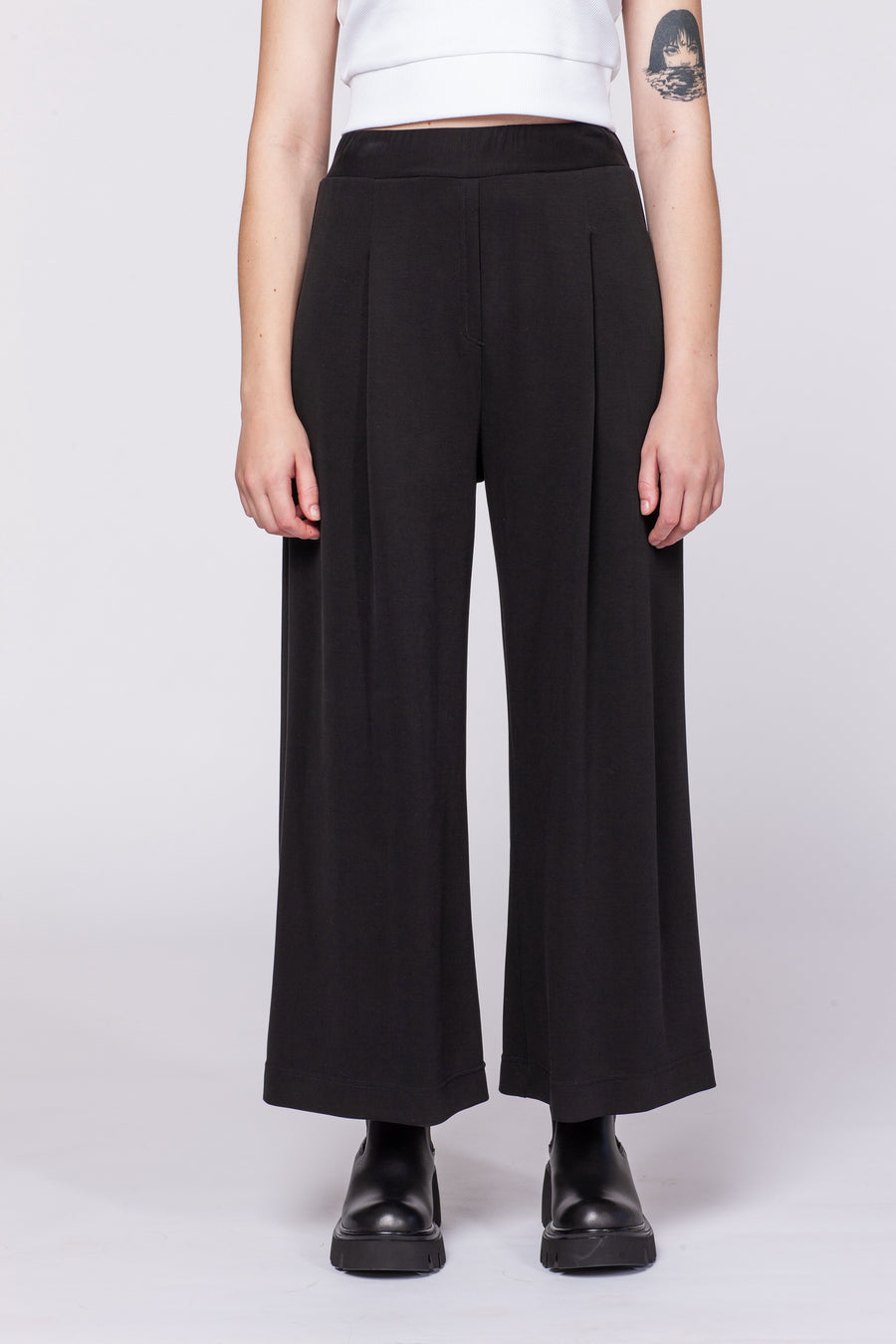 TERRA / Black KELNĖS