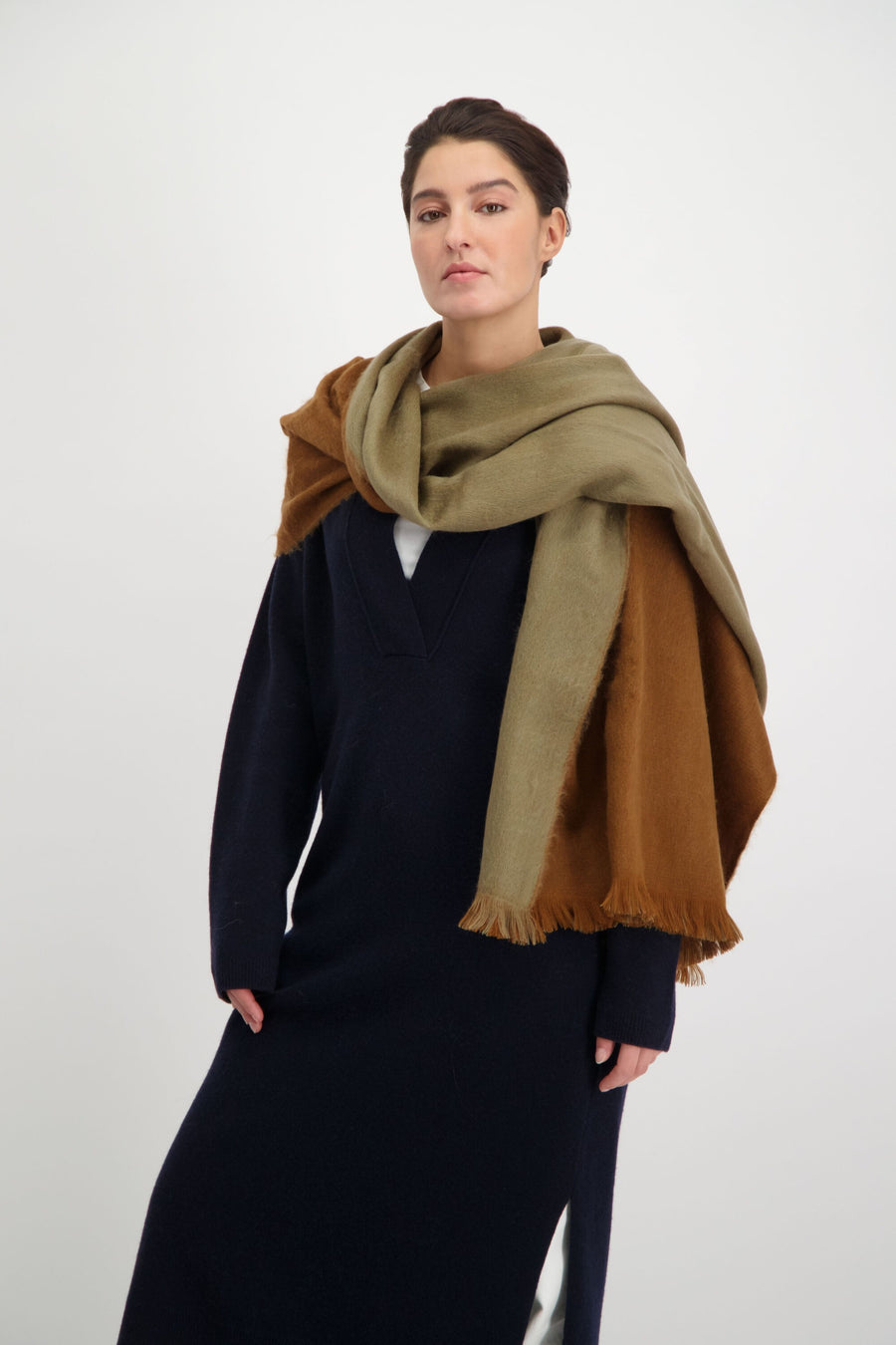 DOUBLE-SIDED CAMEL-BROWN ALPACA WOOL SCARF